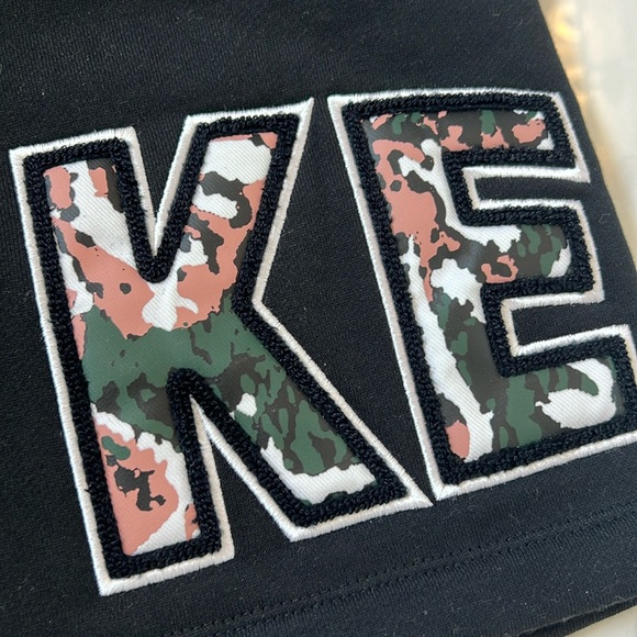 🆕 Nike Spell Out Fleece Black Pink Splatter Camo Oversized Shorts Women’s M - Picture 6 of 14